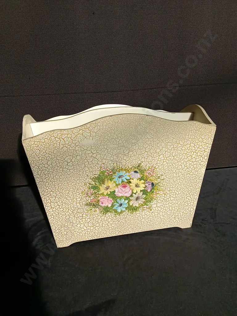 VINTAGE MAGAZINE RACK H29CM Image 1++
