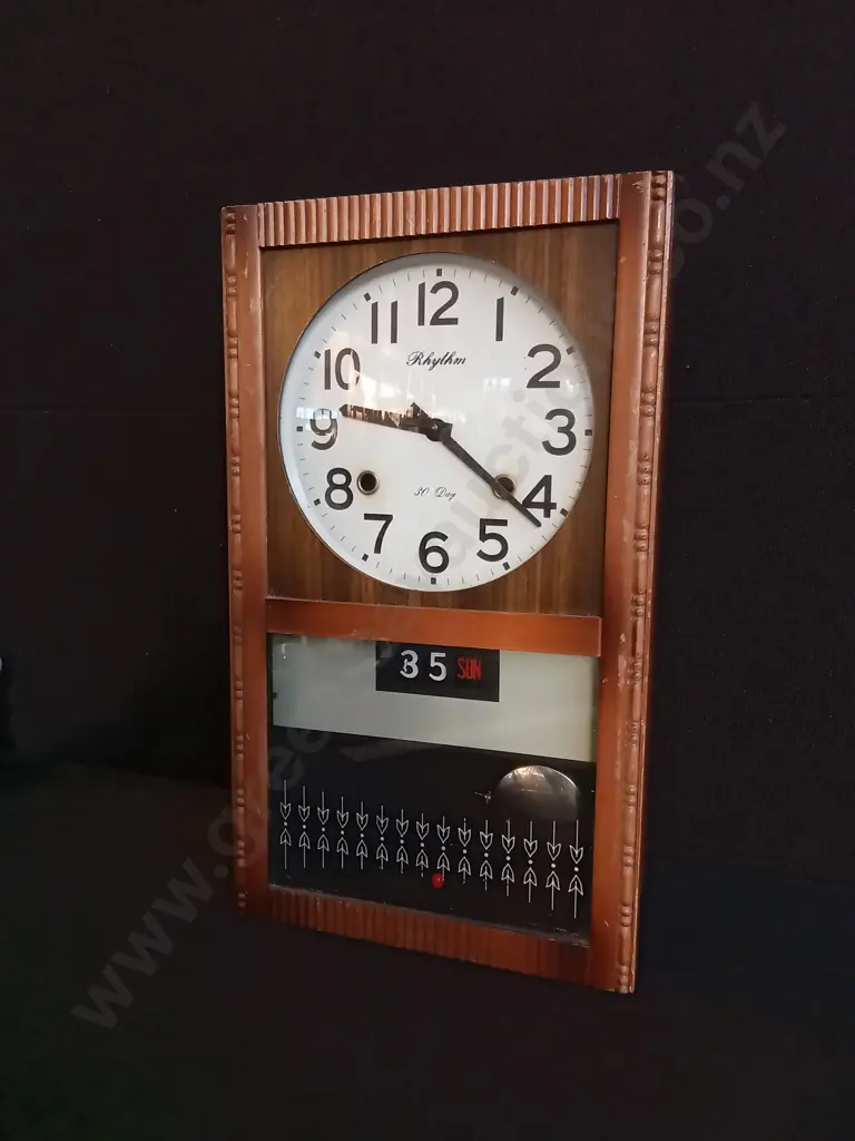 VINTAGE 1960S/1970S RHYTHM 30 DAY MECHANICAL PENDULUM WALL CLOCK, JAPANESE, H 41.5 CM X W 24.5 CM Image 1++