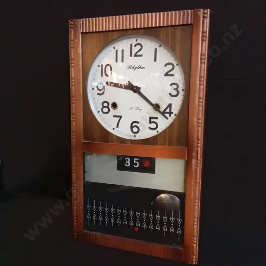VINTAGE 1960S/1970S RHYTHM 30 DAY MECHANICAL PENDULUM WALL CLOCK, JAPANESE, H 41.5 CM X W 24.5 CM