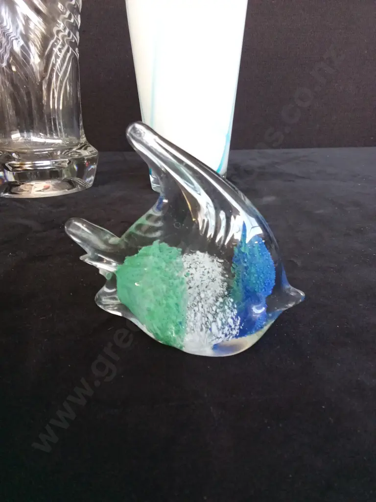 4 DECORATIVE ITEMS INCLUDING JAPANESE VIOLIN WHISKY DECANTER TALLEST H35CM Image 1++