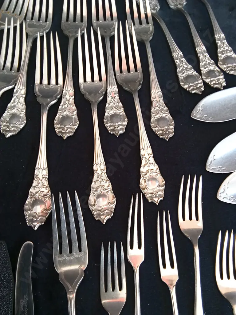 ASSORTED CUTLERY MADE IN ENGLAND S.D&CO EPNS Image 1++