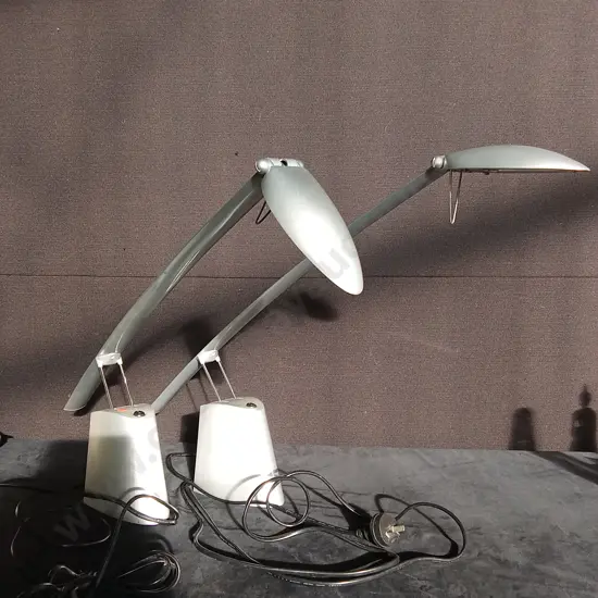 PAIR OF VINTAGE LAMPS BOTH WORKING