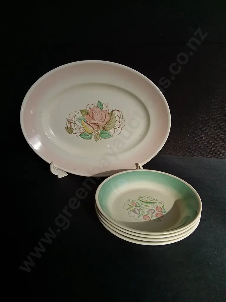 VINTAGE 1930S SUSIE COOPER EARTHENWARE, PINK OVAL PLATTER AND SET OF 4 GREEN BOWLS Image 1++
