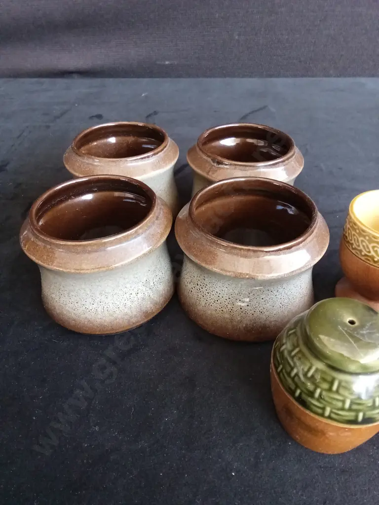 4 TEMUKU STONEWARE MUGS SALT AND PEPPER SHAKERS AND 2 EGG CUPS Image 1++