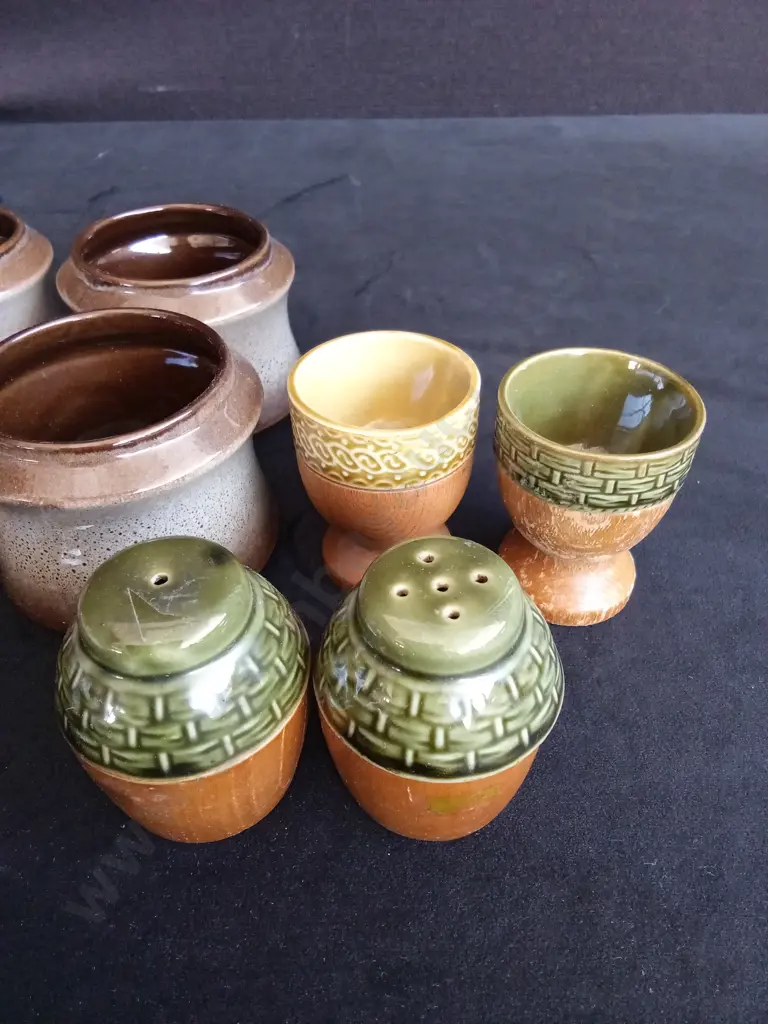 4 TEMUKU STONEWARE MUGS SALT AND PEPPER SHAKERS AND 2 EGG CUPS Image 1++