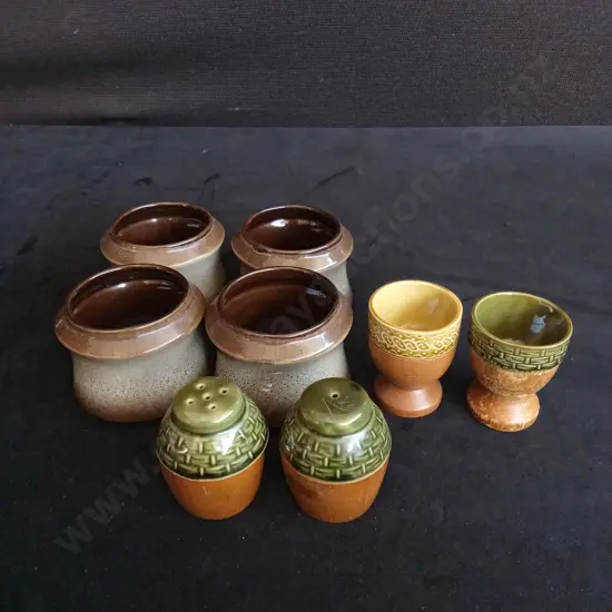 4 TEMUKU STONEWARE MUGS SALT AND PEPPER SHAKERS AND 2 EGG CUPS