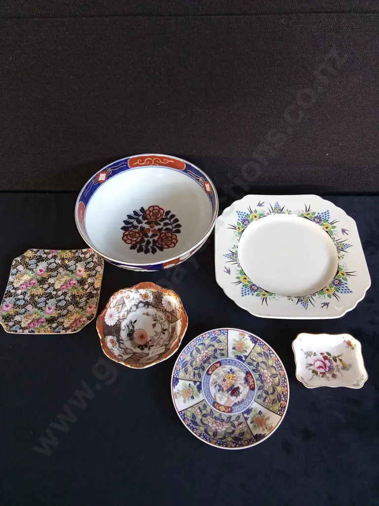 ROYAL CROWN DERBY PLUS VINTAGE JAPANESE PORCELAIN BOWLS, LARGEST DIAMETER 21.5 CM Image 1++