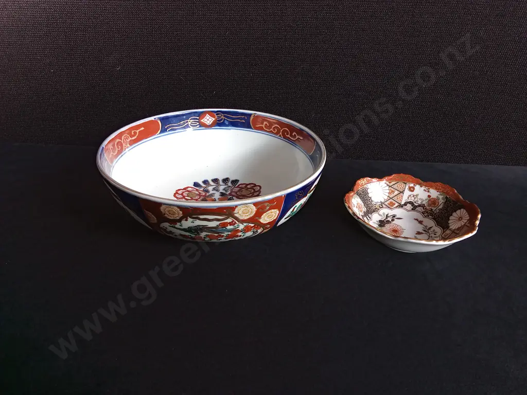 PAIR OF VINTAGE JAPANESE PORCELAIN BOWLS, LARGEST DIAMETER 21.5 CM Image 1++