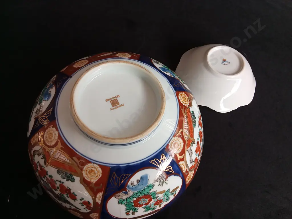PAIR OF VINTAGE JAPANESE PORCELAIN BOWLS, LARGEST DIAMETER 21.5 CM Image 1++