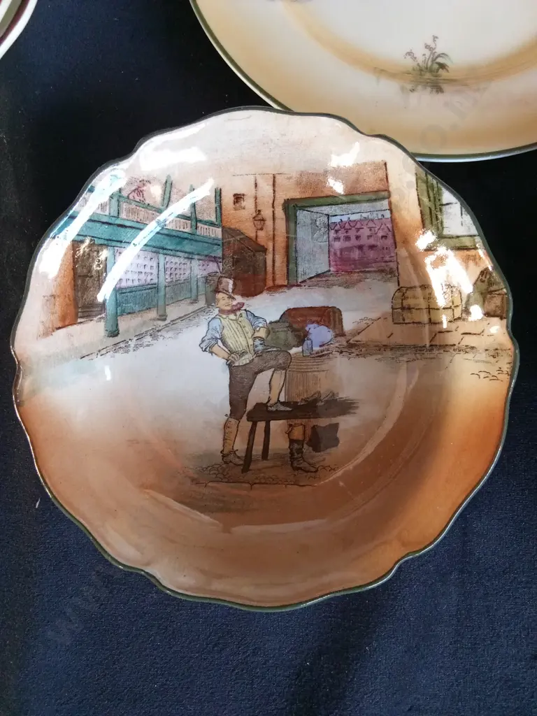 14 X VINTAGE ROYAL DOULTON SERIES PLATES AND BOWLS, LARGEST DIAMETER 26 CM Image 1++
