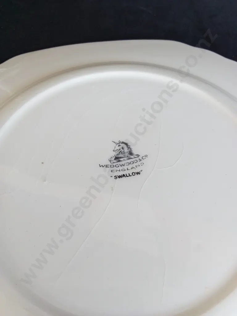 4 DISHES INCLUDING ROYAL CROWN DERBY AND WEDGEWOOD Image 1++