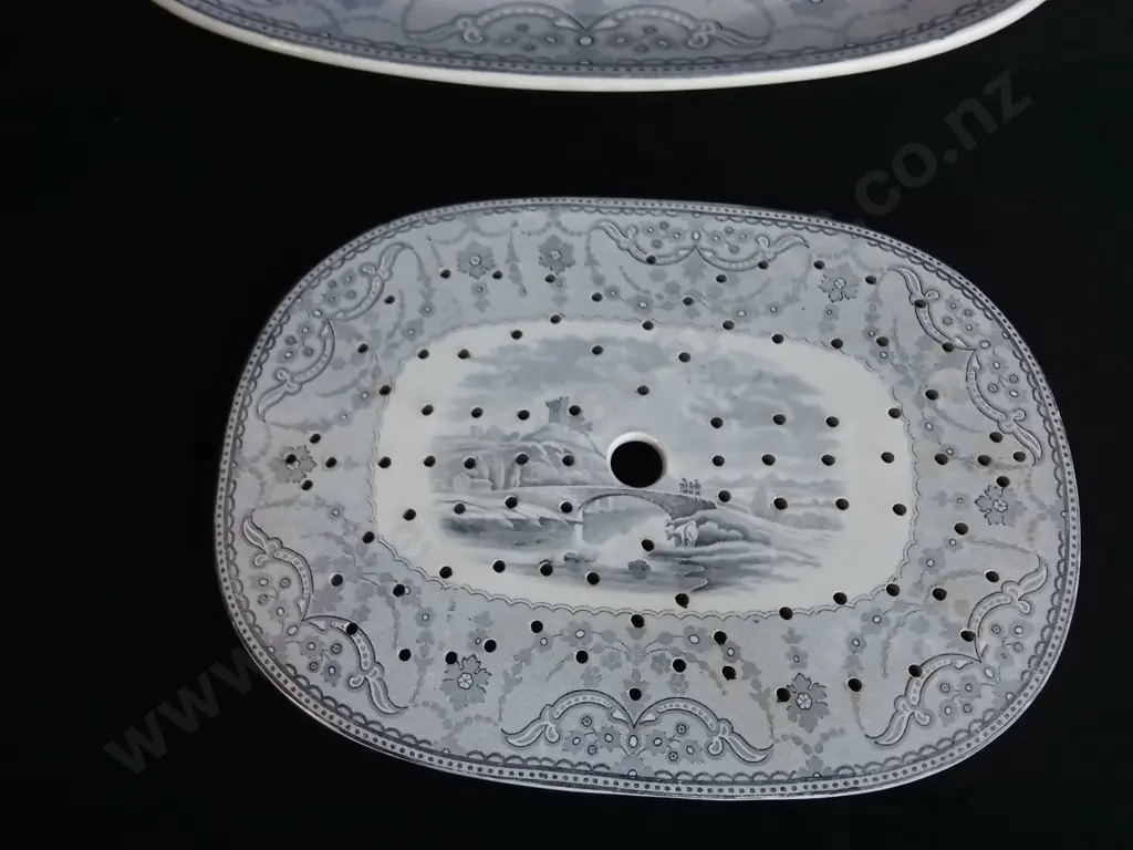 3 PIECES ANTIQUE MAZARINE, TRANSFERWARE PLATTER, AND BLUE WILLOW SERVING PLATE, LARGEST W 55 CM Image 1++