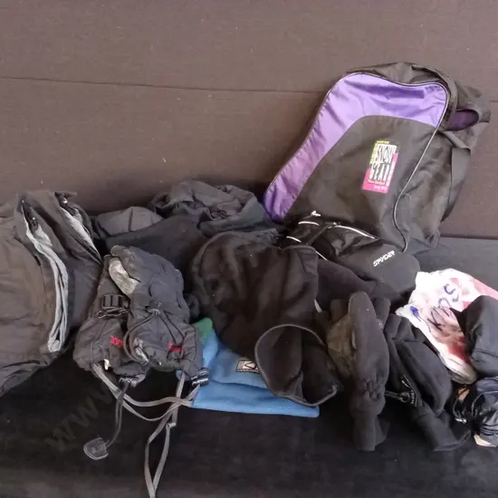 BAG OF SNOW GEAR INCLUDING GLOVES