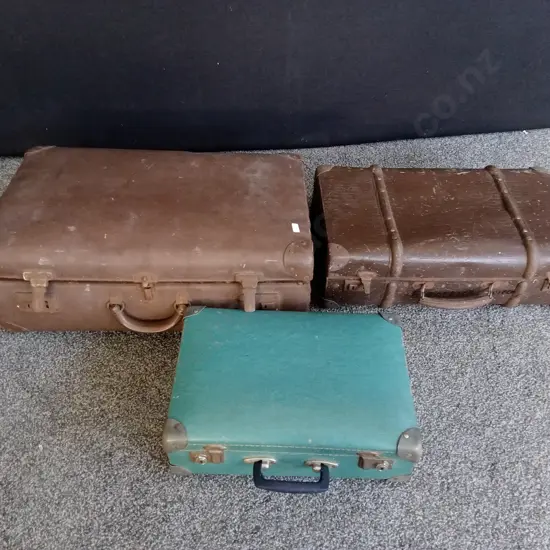 3 VINTAGE SUITCASES