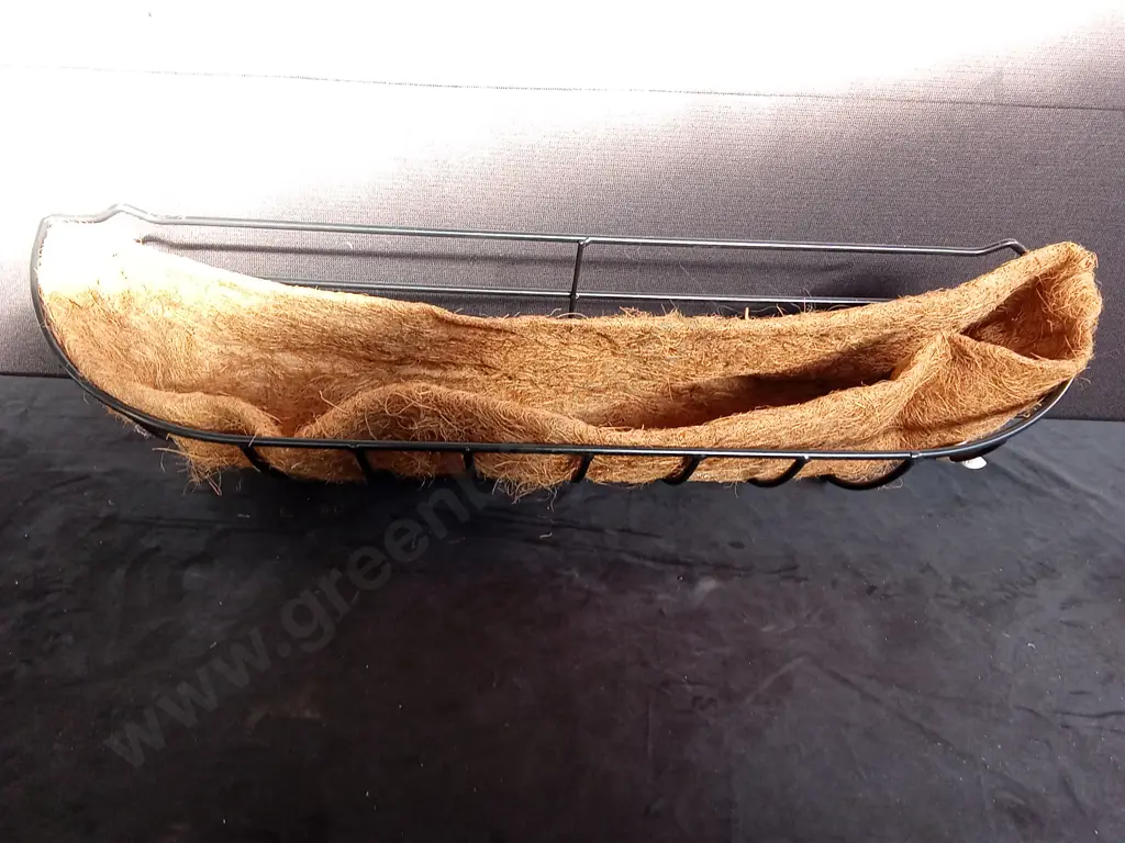 WALL MOUNTED PLANTER Image 1++