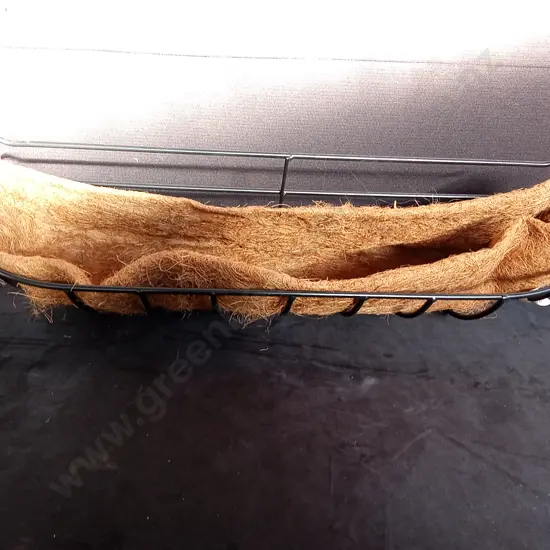 WALL MOUNTED PLANTER