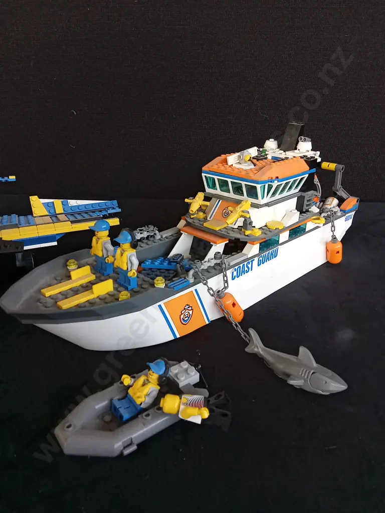 LEGO COAST GUARD AND AVIATION SET (INCOMPLETE) Image 1++