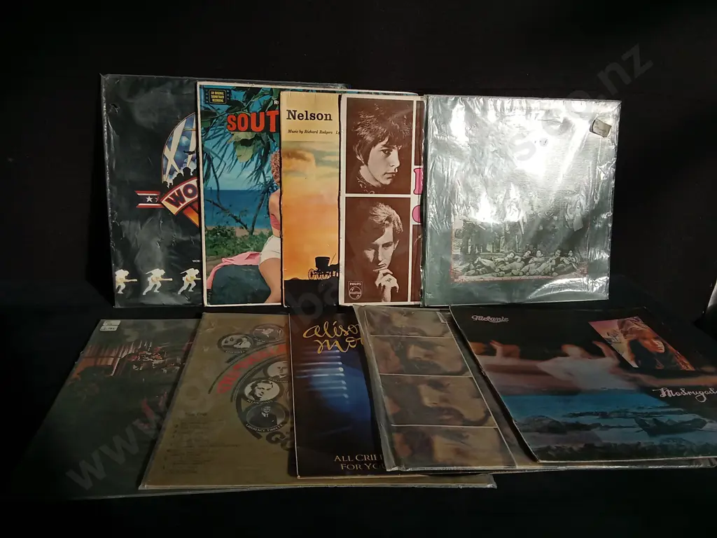 MIX OF 10 VINTAGE RECORDS Image 1++