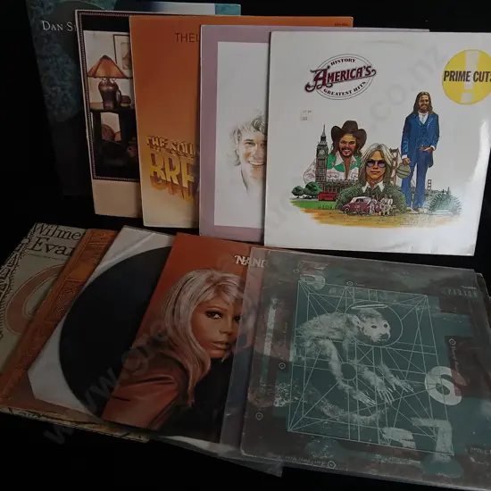 MIX OF 10 VINTAGE RECORDS