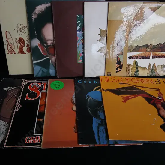 MIX OF 10 VINTAGE RECORDS