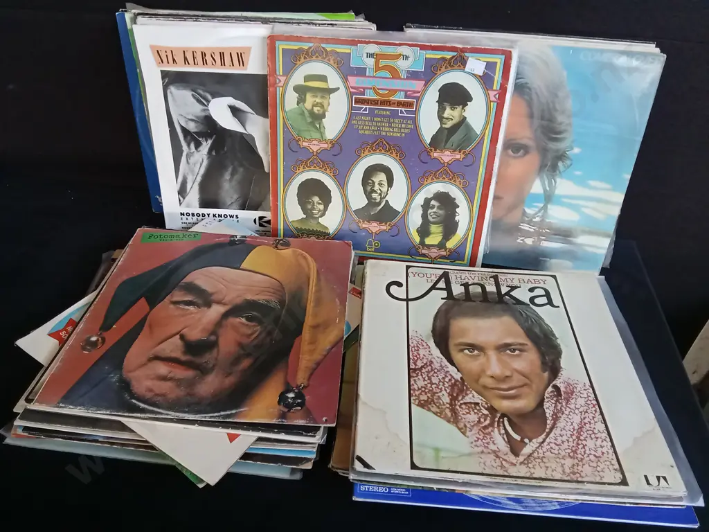 LARGE MIXED SLOST OF VINTAGE VINYL Image 1++