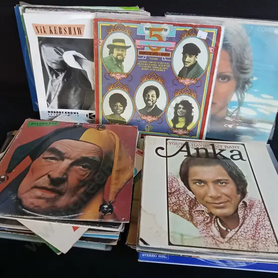 LARGE MIXED SLOST OF VINTAGE VINYL