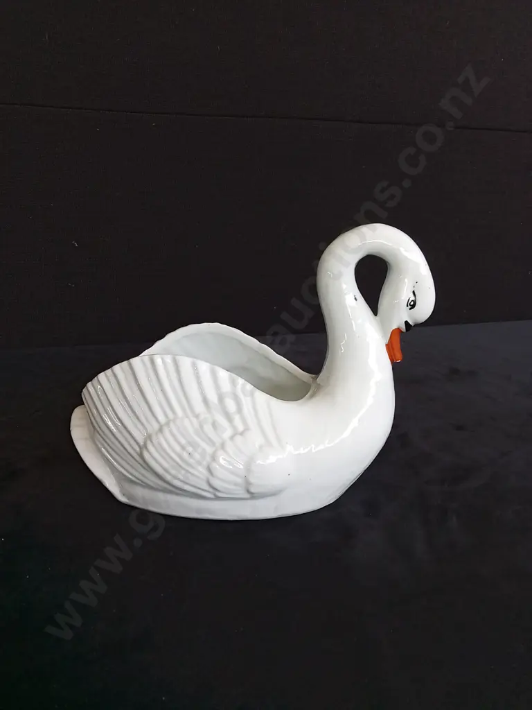 CERAMIC SWAN CROWN-LYNN STYLE H16CM Image 1++