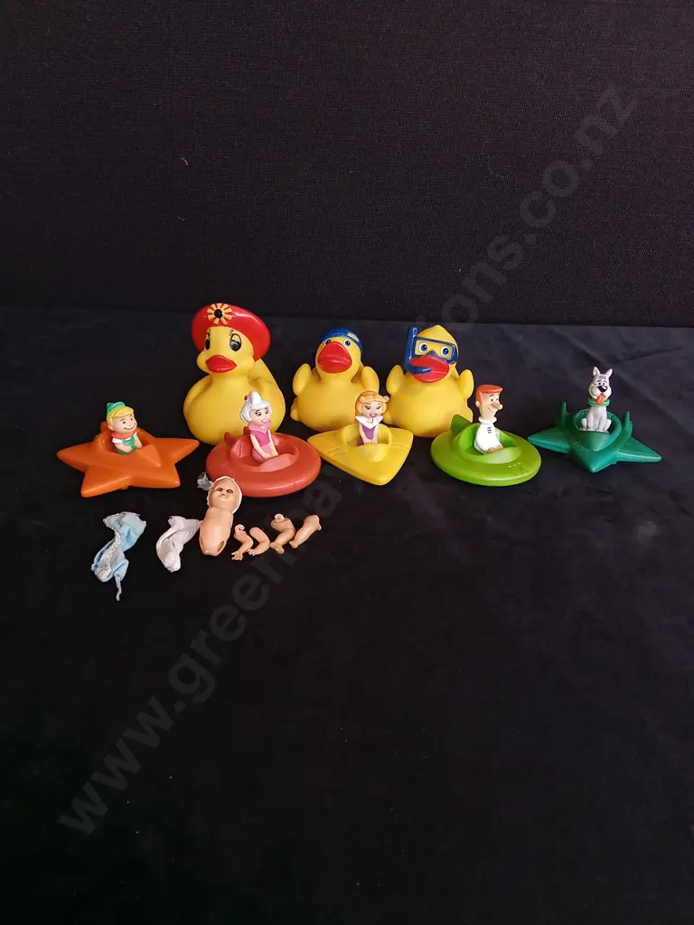 COLLECTION OF VINTAGE TOYS Image 1++