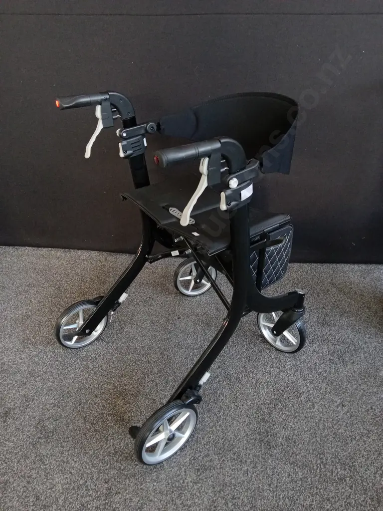 DRIVE MEDICAL NITRO SPRINRPT ROLLATOR, H 86 CM Image 1++