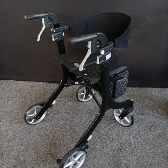 DRIVE MEDICAL NITRO SPRINRPT ROLLATOR, H 86 CM