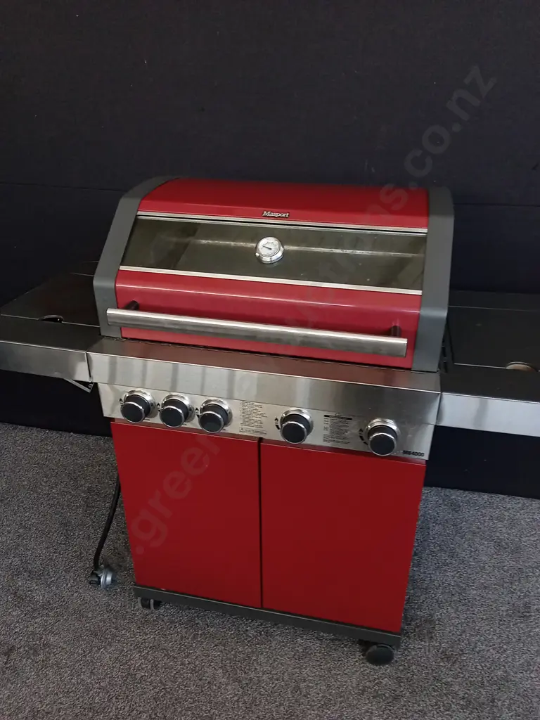 MASPORT MB4000 BBQ, D 56 CM X H 1.17 M X W 1.38 M. COMES WITH COVER Image 1++