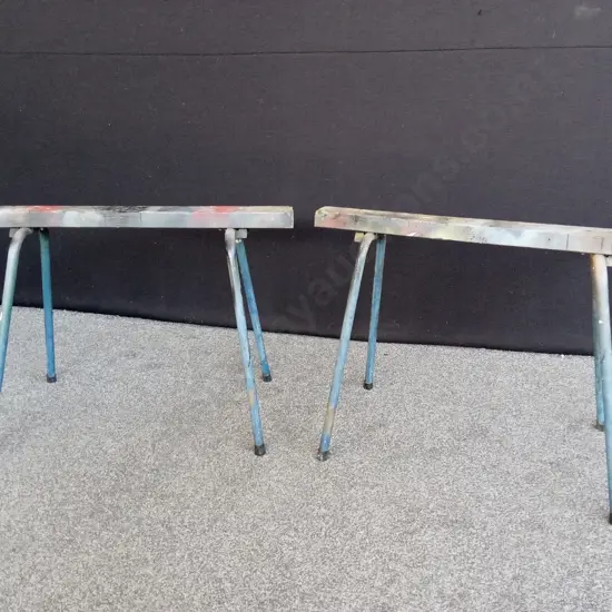 2 FOLDING METAL LEG SAW HORSES L87CM H63CM