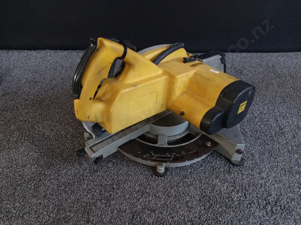 DEWALT DW707 SLIDING MITER SAW Image 1++