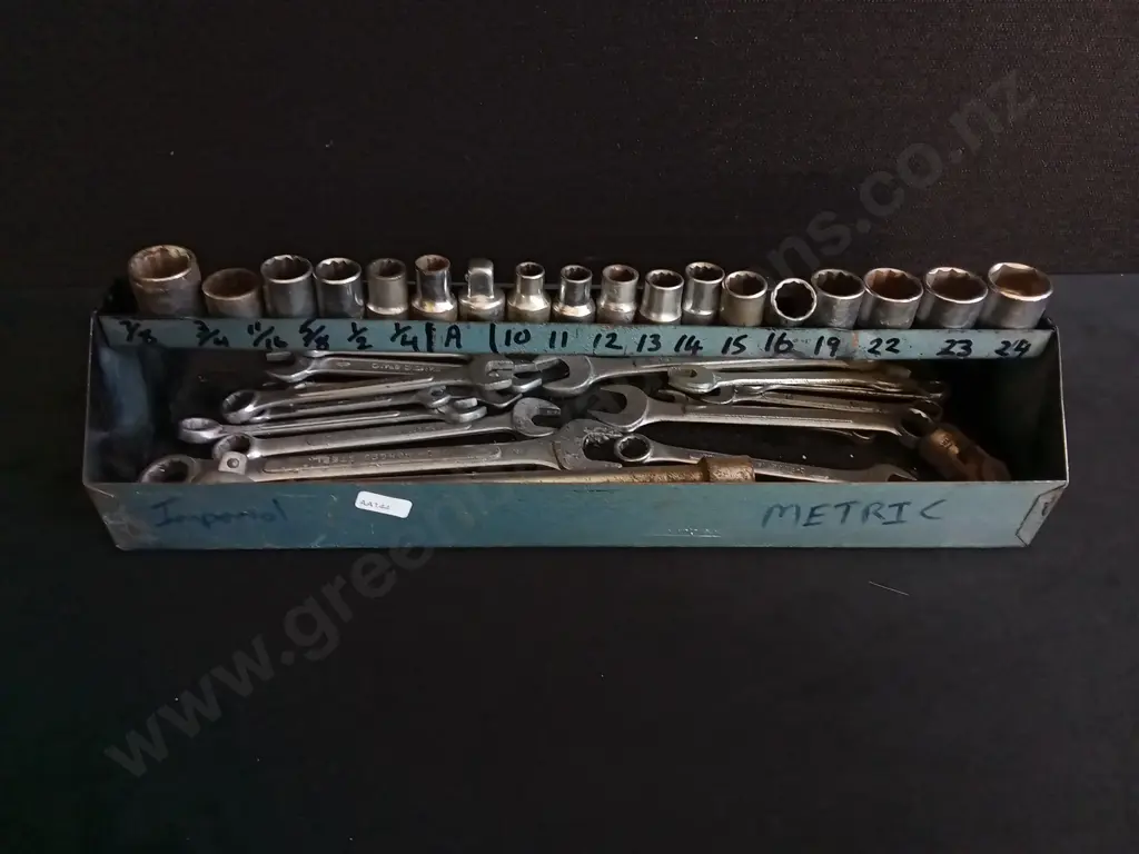 VINTAGE TOOL SET, INCLUDES VARIOUS SIZES OF IMPERIAL AND METRIC SOCKETS AND WRENCHES Image 1++