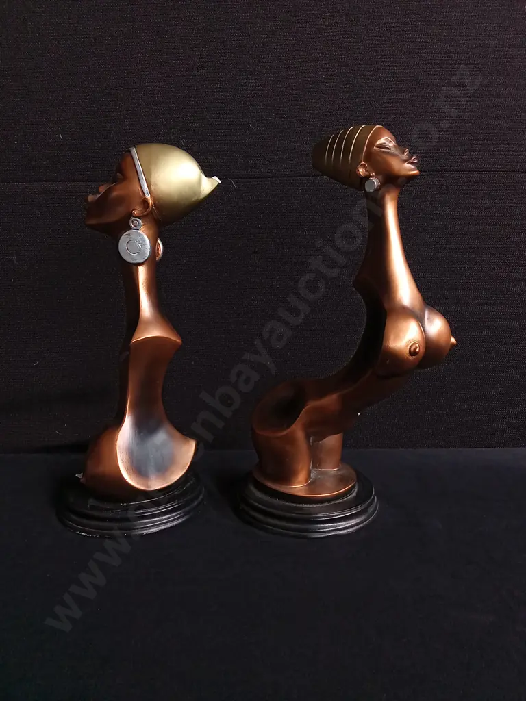 PAIR OF BRONZE COLOURED FINISHED SCULPTURES, TALLEST H 33 CM Image 1++