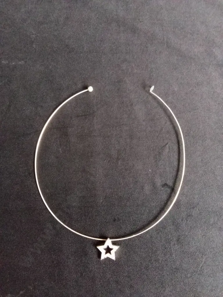 SILVER STAR NECKLACE, CIRCUMFERENCE 16 CM Image 1++