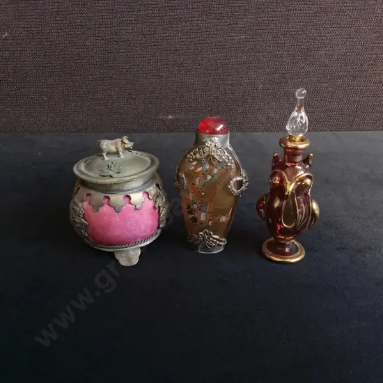 3 VINTAGE COLLECTIBLES, INSIDE PAINTED CHINESE SNUFF BOTTLES, EGYPTIAN BLOWN GLASS VIAL, AND ORNATE METAL TRINKET JAR