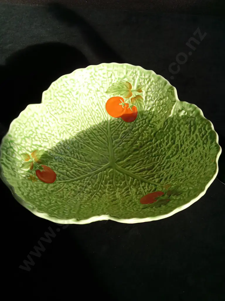 CROWN DEVON BOWL H9CM AND A PONGA FROND ORNAMENT H21CM Image 1++