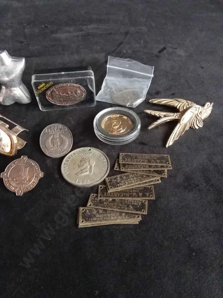 VINTAGE PINS, COINS, COINS, BROOCHES AND MORE Image 1++