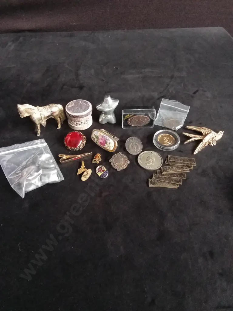 VINTAGE PINS, COINS, COINS, BROOCHES AND MORE Image 1++