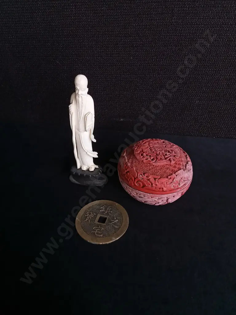 VINTAGE CHINESE EXPORTS, CARVED CINNABAR LACQUER BOX, LONGEVITY IMMORTAL FIGURE, & FENG SHUI PROTECTIVE TOKEN, H 11 CM Image 1++