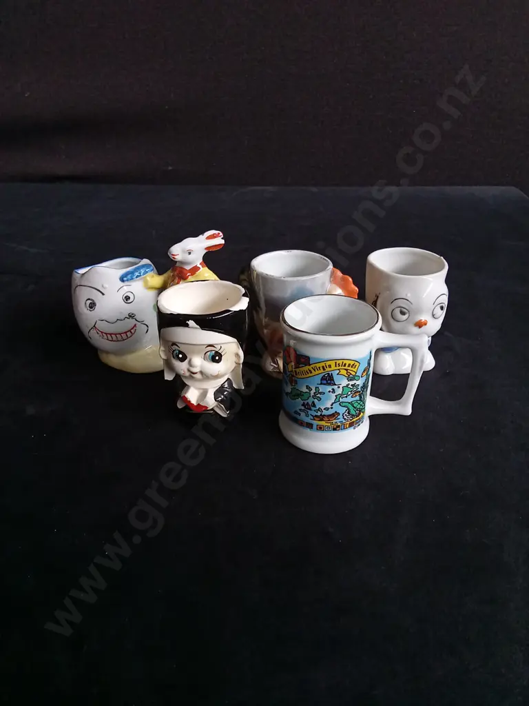 4 VINTAGE EGG CUPS AND ONE SHOT GLASS Image 1++