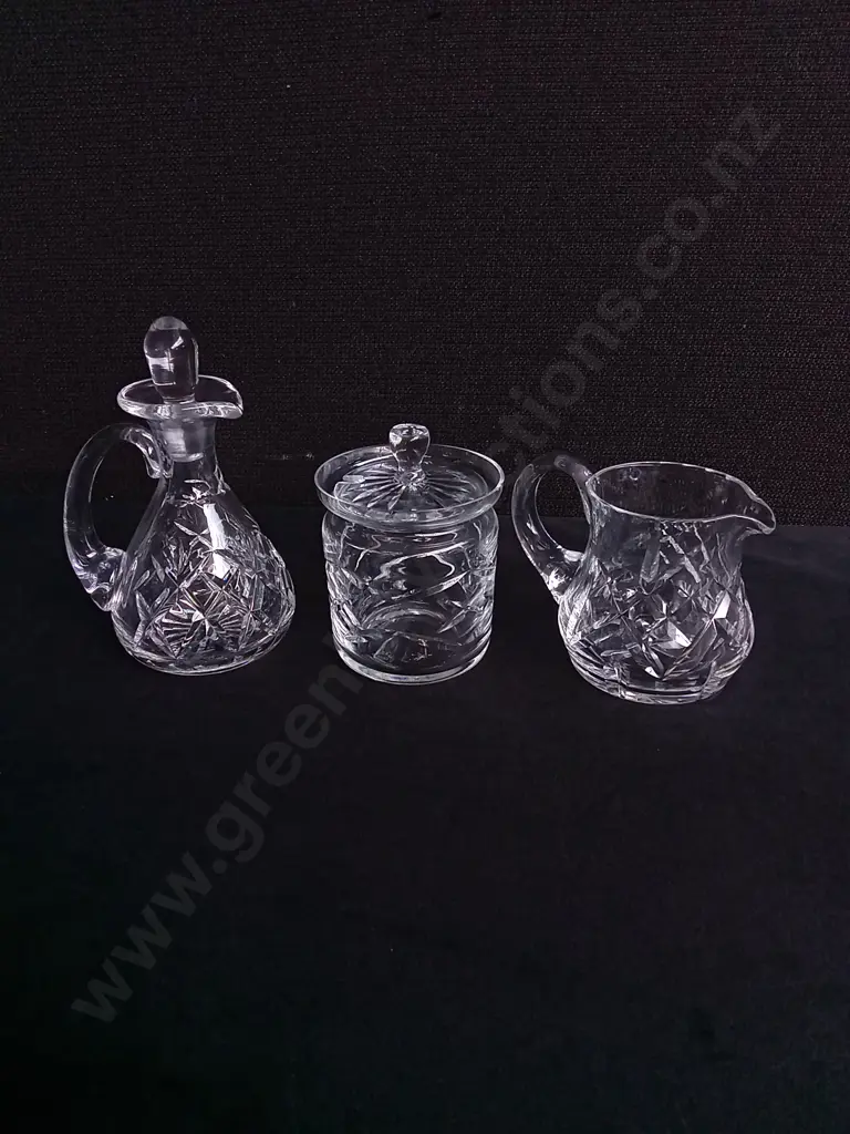 VINTAGE CRYSTAL CREAMER, SUGARBOWL WITH LID AND CARAFE, INCLUDING RICHARDSON ENGLAND AND EDINBURGH CRYSTAL. TALLEST H 14 Image 1++