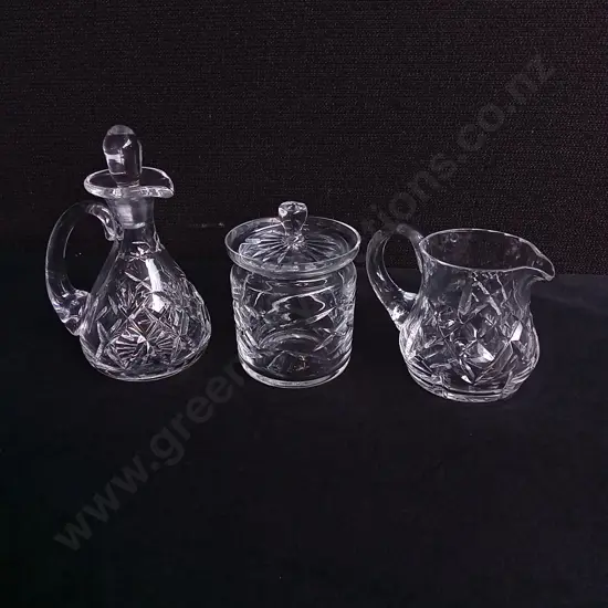 VINTAGE CRYSTAL CREAMER, SUGARBOWL WITH LID AND CARAFE, INCLUDING RICHARDSON ENGLAND AND EDINBURGH CRYSTAL. TALLEST H 14
