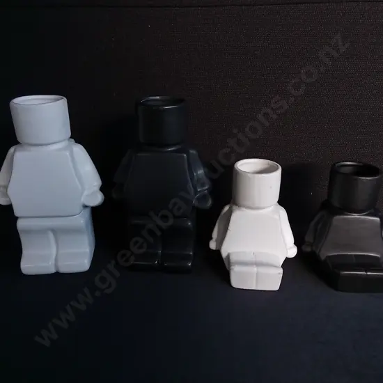 SET OF 4 LEGO STYLE VASES, TALLEST H 22 CM