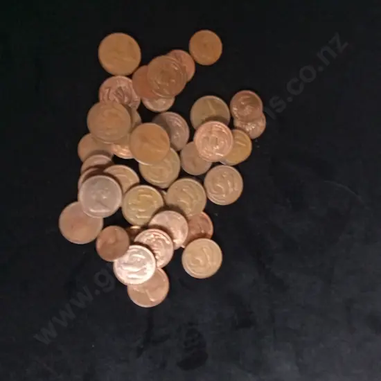 COLLECTION OF VINTAGE NEW ZEALAND 1¢ AND 2¢ COINS