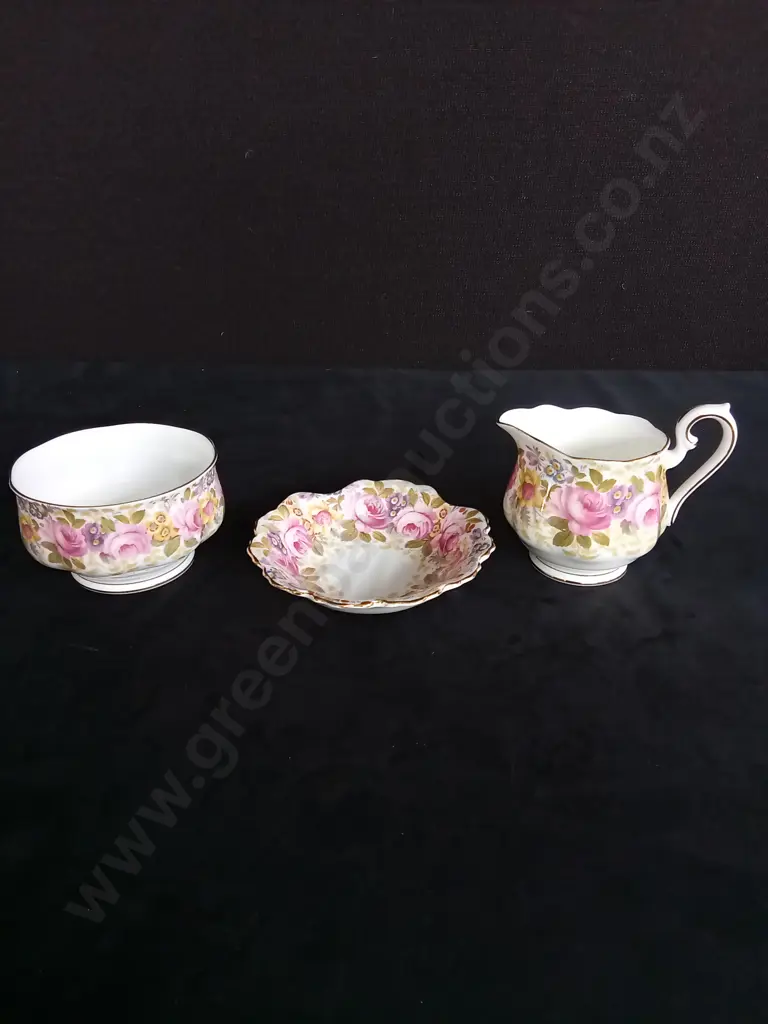 26 PIECE ROYAL ALBERT BONE CHINA"SERENA" TEA SET Image 1++