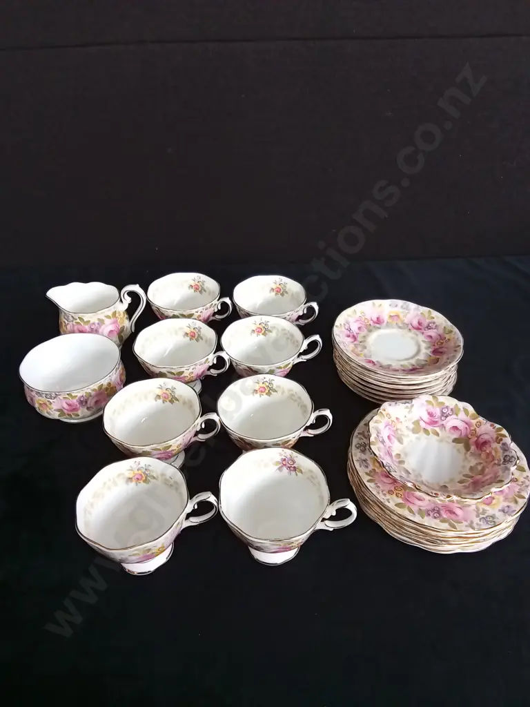 26 PIECE ROYAL ALBERT BONE CHINA"SERENA" TEA SET Image 1++