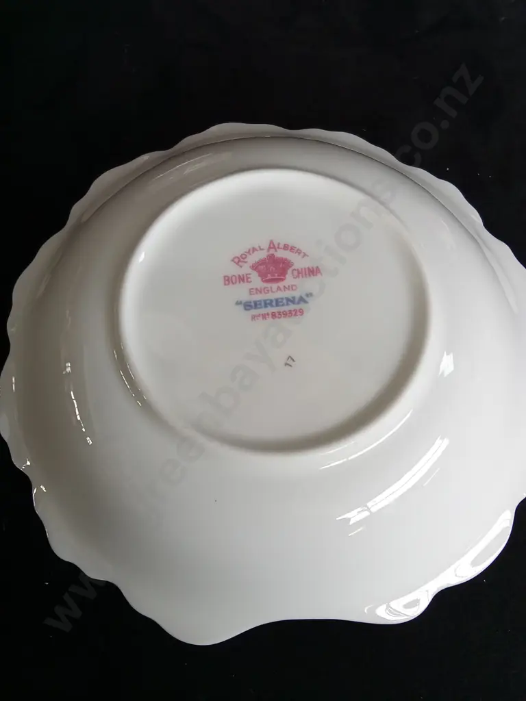 26 PIECE ROYAL ALBERT BONE CHINA"SERENA" TEA SET Image 1++