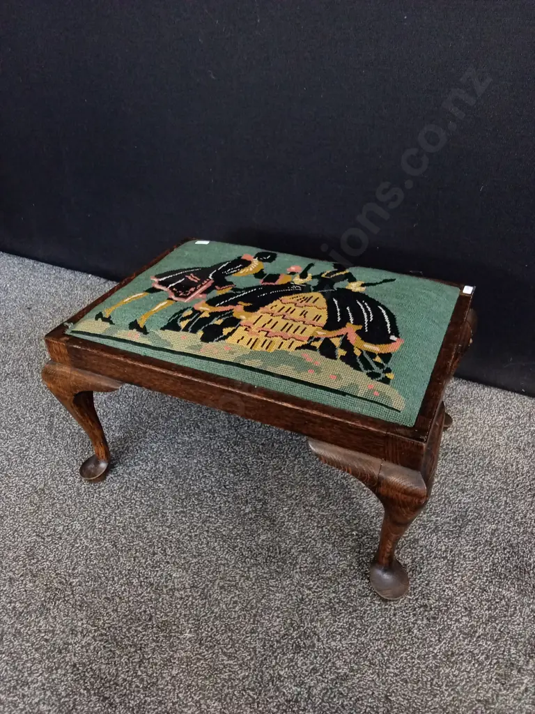 VINTAGE CHIPPENDALE REVIVAL STOOL WITH NEEDLEPOINT TAPESTRY SEAT, H 34 CM Image 1++